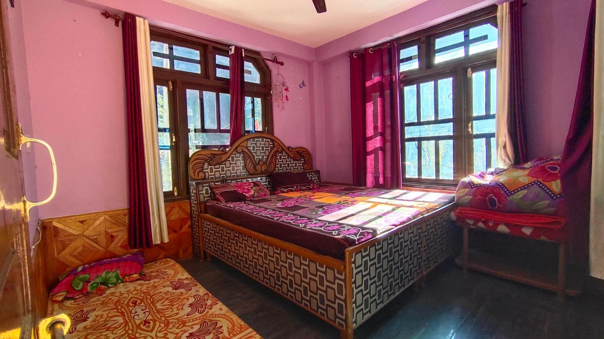 Snow View Guest House Kasol Room photo