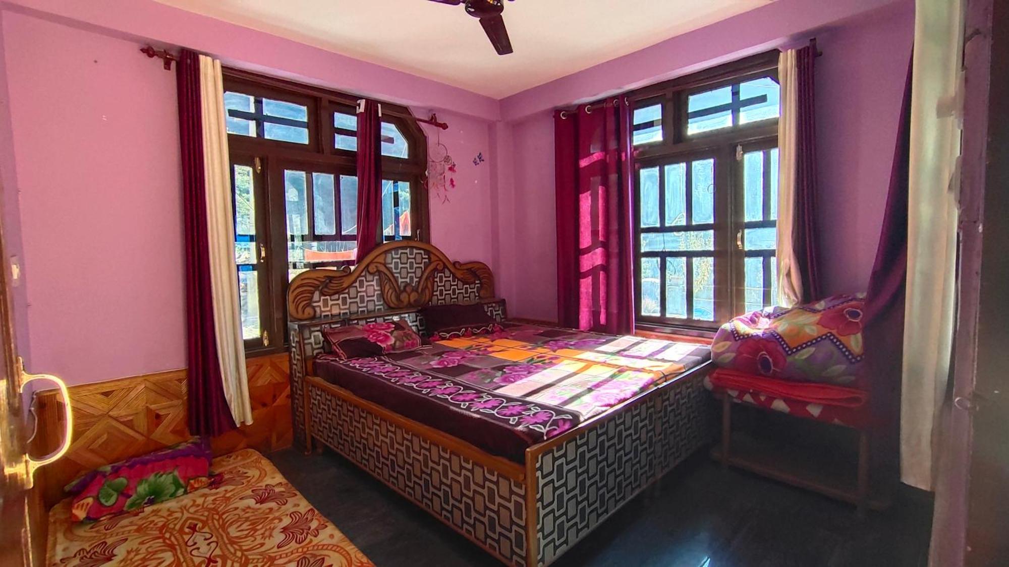 Snow View Guest House Kasol Room photo